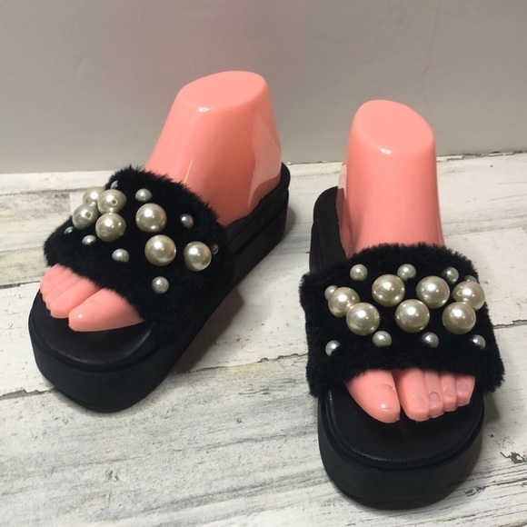 Henry Ferreira Collection Black Furry Pearls Slip On Block Sandals 8 - Picture 1 of 5